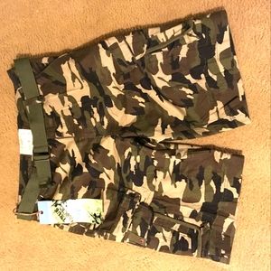 Mens Camo Cargo shorts